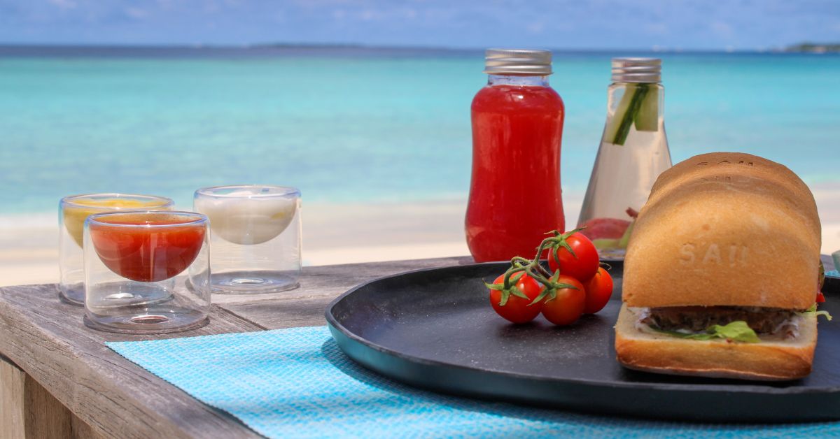 breakfast at saii lagoon maldives